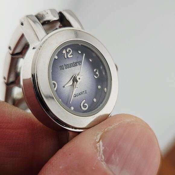 No Boundaries Women's Silver Tone Dressy Bracelet Watch Black Accent Link Band - Picture 3 of 7